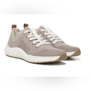 Dr. Scholls Sneakers